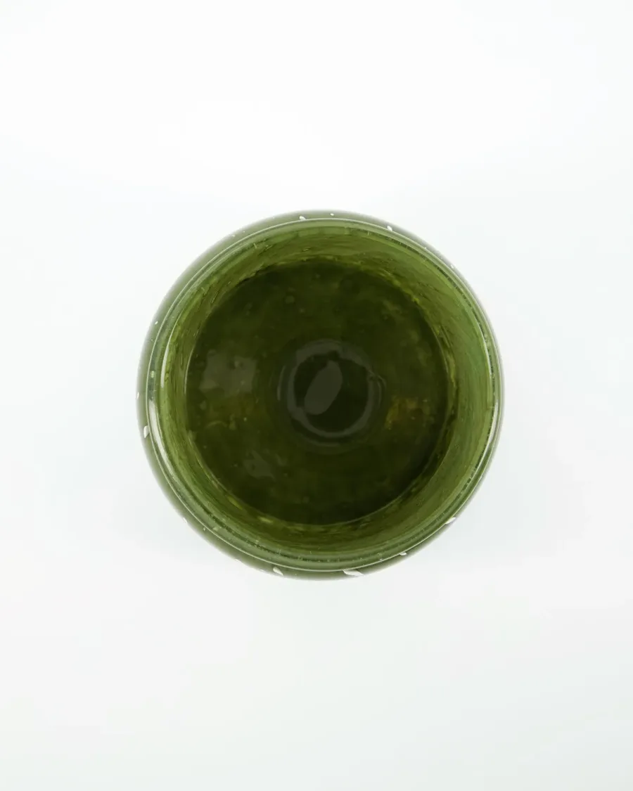 zelena vaza s bublinkami